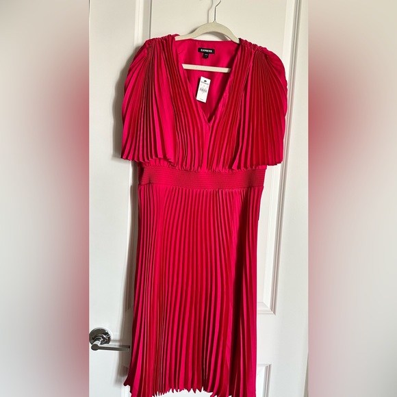NWT Express Pleated V-Neck Midi Dress in Energy Pink - Picture 5 of 8